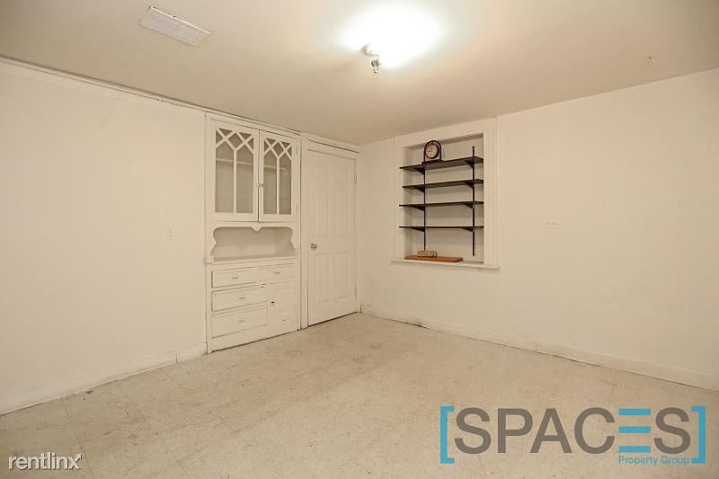 2nd image of 1629 N Claremont Ave APT Ge