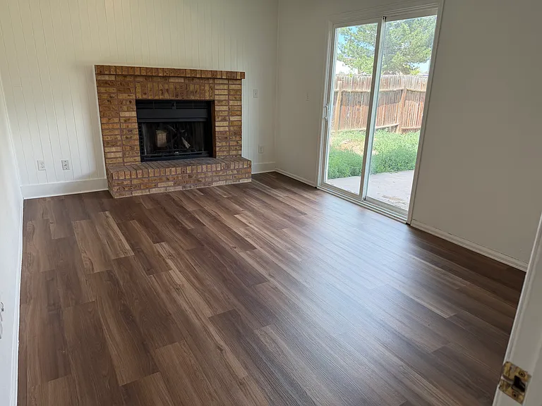 2185 Heathercrest Dr — Photo 5