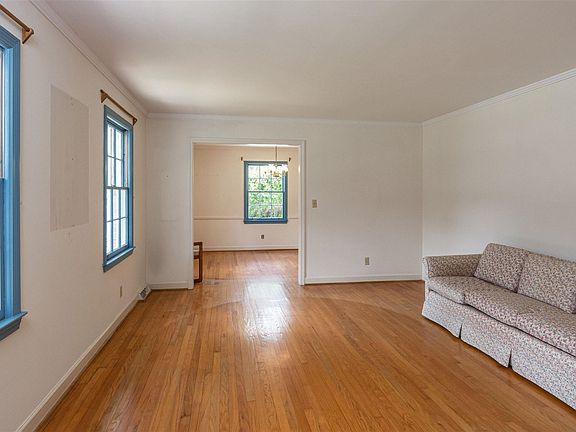 5th image of 119 Danbury Dr