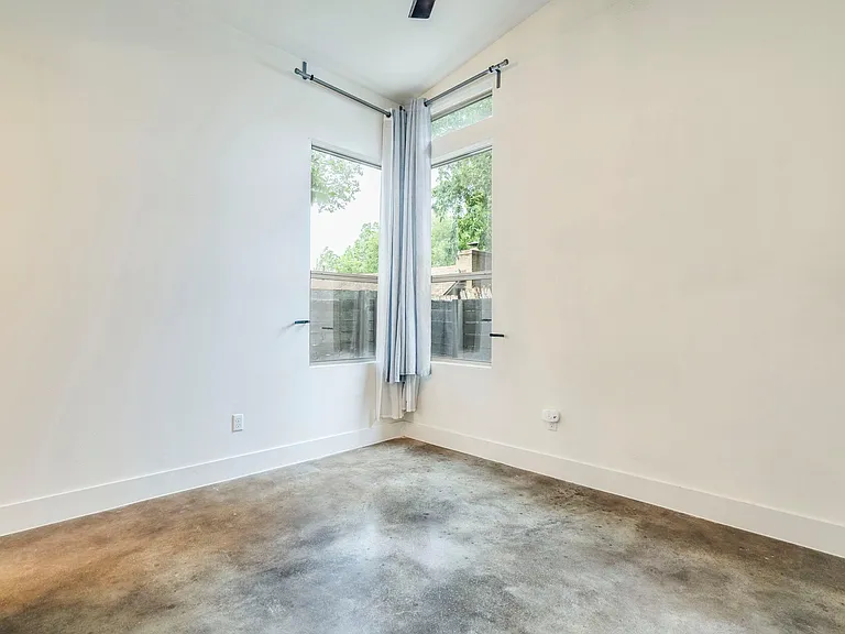 1404 Singleton Ave #B — Photo 13