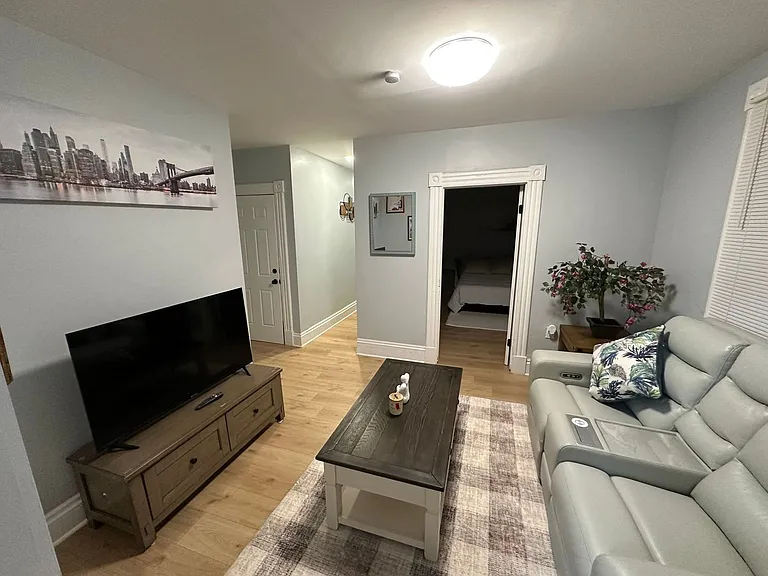 63 Whitmore St #1W — Photo 12