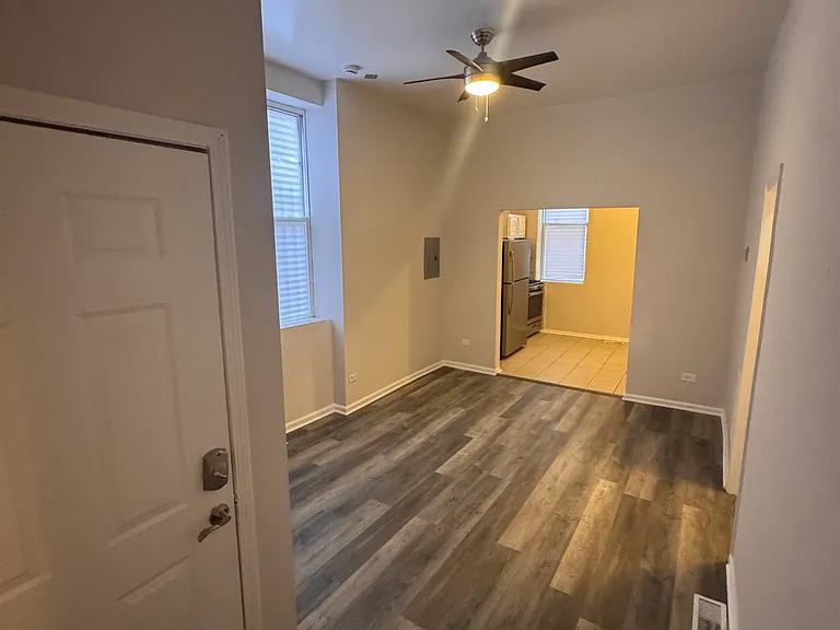 2230 S Kedzie Ave #1R — Photo 8