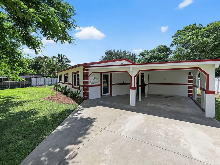13000 NW 20th Ave — Photo 32