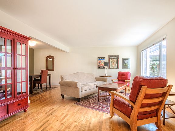 5th image of 2710 174th Ave NE