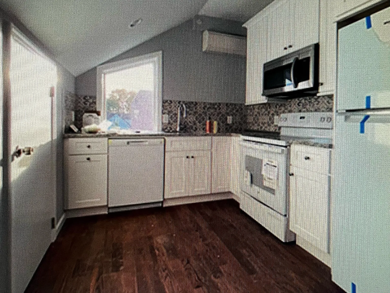 370 S Riverside Ave — Photo 3