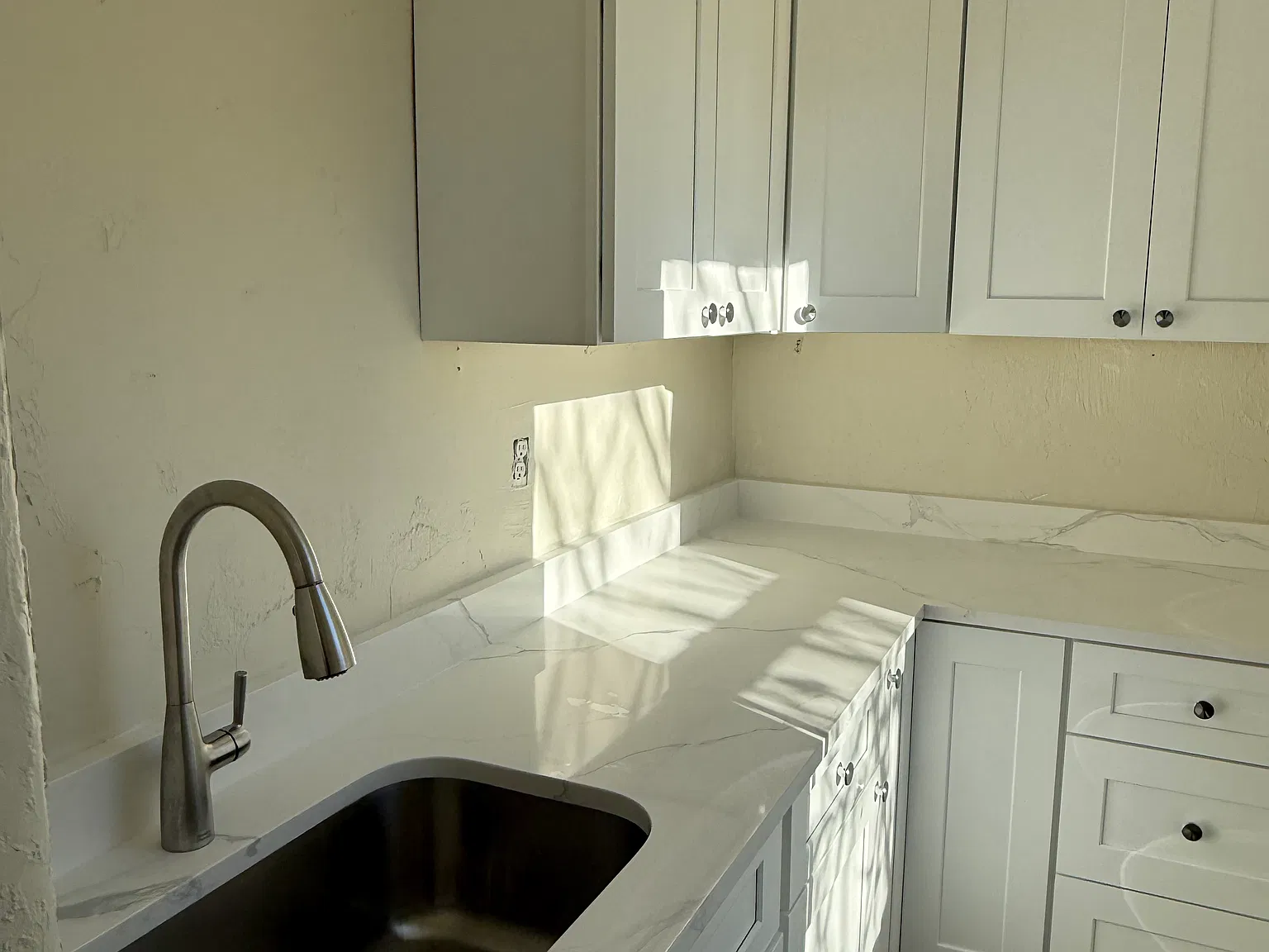 2 bed, 1000 sqft, $1,800 — Photo 1