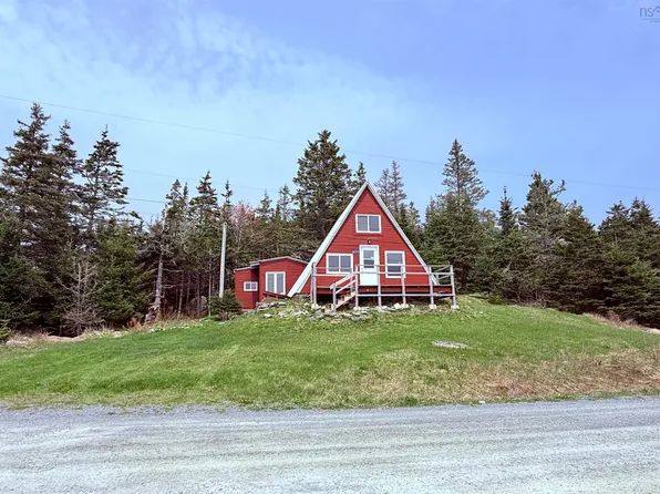 671 S Shore Rd, Lunenburg, NS B0J 2C0