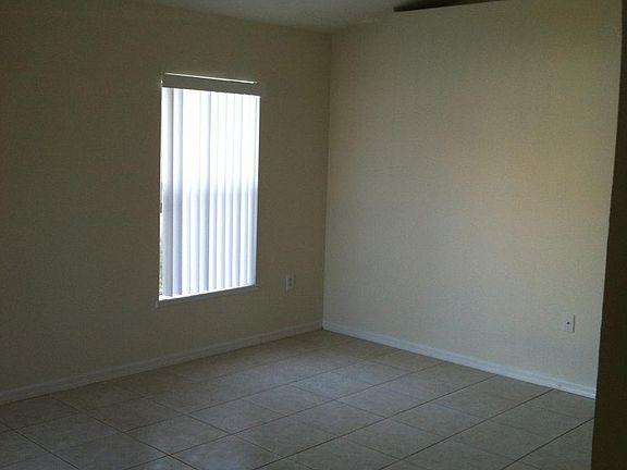 Brenton Leaf Living Rm