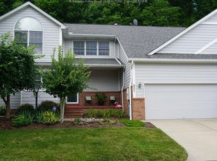 321 S Pointe Dr, Charleston, WV 25314