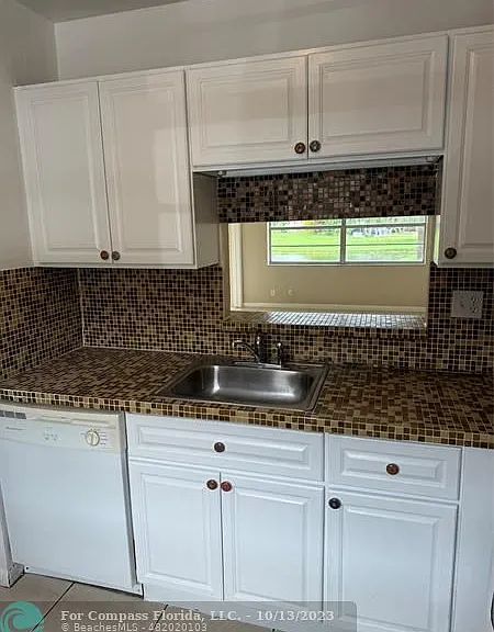 5021 W Oakland Park Blvd #105 — Photo 6