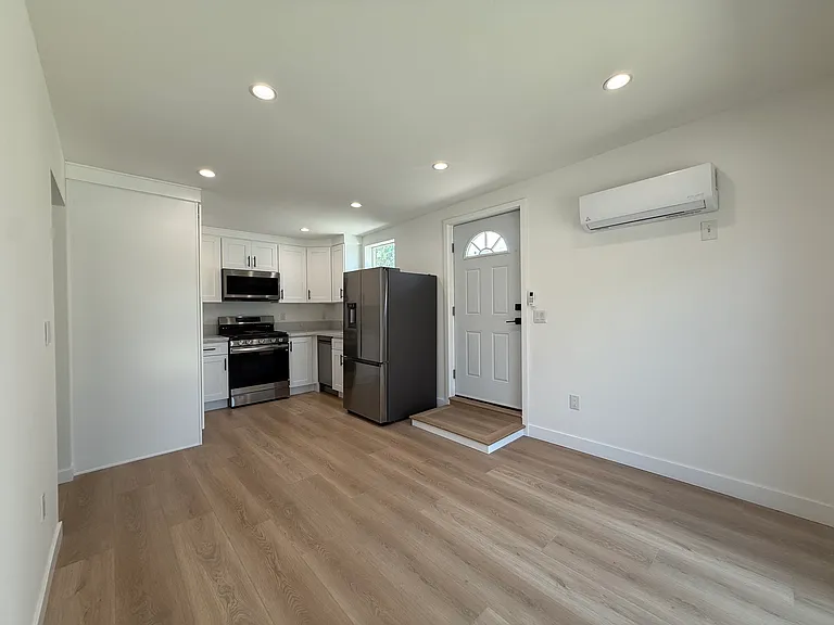 9555 La Villa St — Photo 4