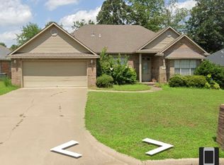 1537 Quebec Dr, Fort Smith, AR 72908
