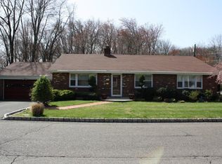29 Summit Rd, Parsippany, NJ 07054
