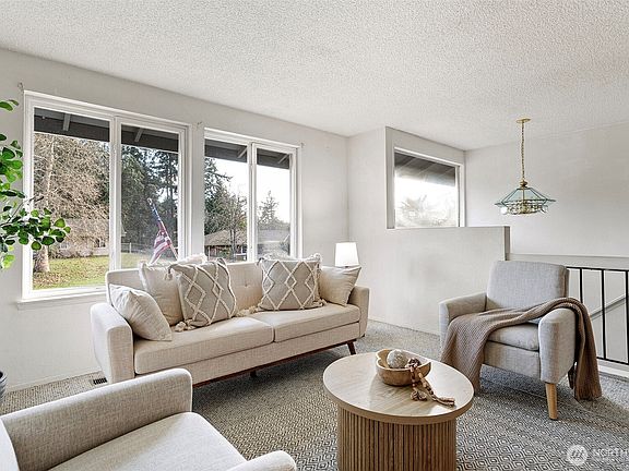 3rd image of 4331 SE Basswood Lane