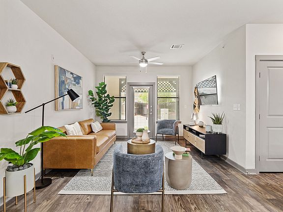 3rd image of 5039 Hamilton Wolfe Rd #1315