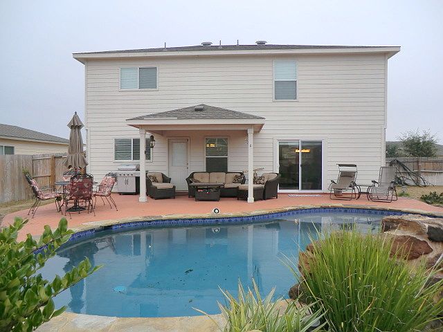 Near 1604, Forum & RAFB