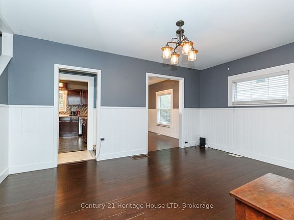 4th image of 305 Phipps St S