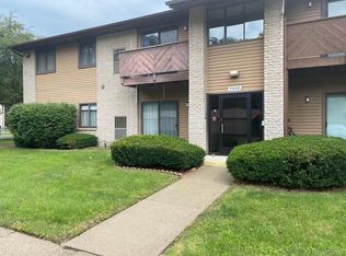 7538 Manor Cir APT 102, Westland, MI