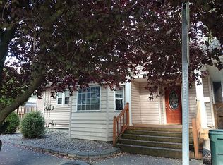 5016 9th Ave NE, Seattle, WA 98105