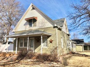 434 E Nebraska St, Le Roy, KS 66857