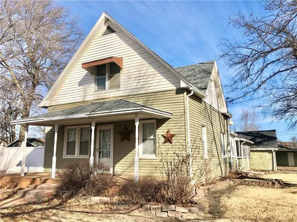 434 E Nebraska St, Le Roy, KS 66857