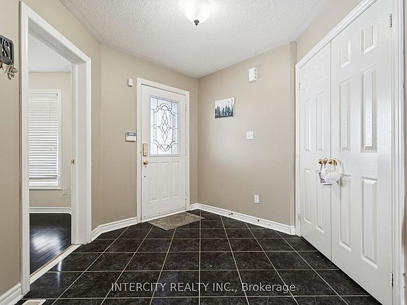 5th image of 25 Meyer Ave