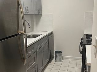 3450 10th St APT 2, Astoria, NY 11106