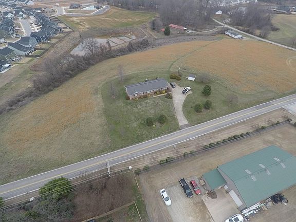 2nd image of 375 Lightwood Knot Rd