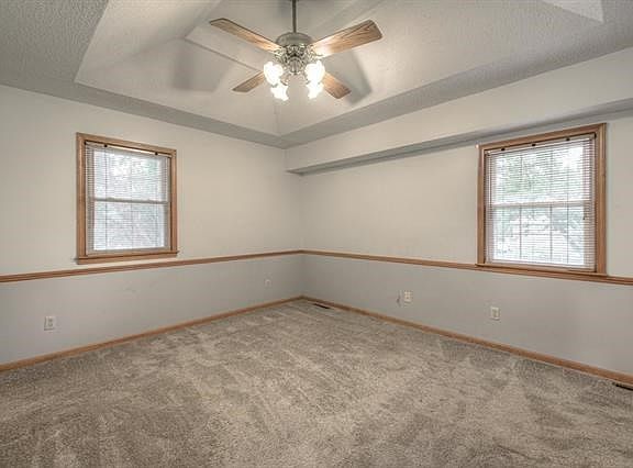 3rd image of 512 SE Brownfield Dr