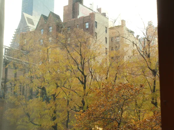 216 East 52nd Street image 4 of 8