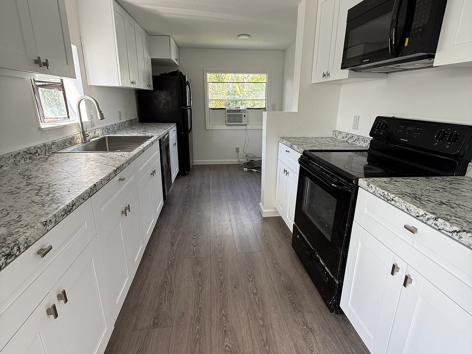 4 bed, 1904 sqft, $3,450 — Photo 3