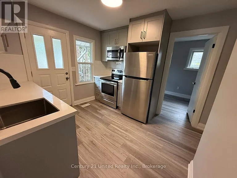 70 Park St S #70 — Photo 4