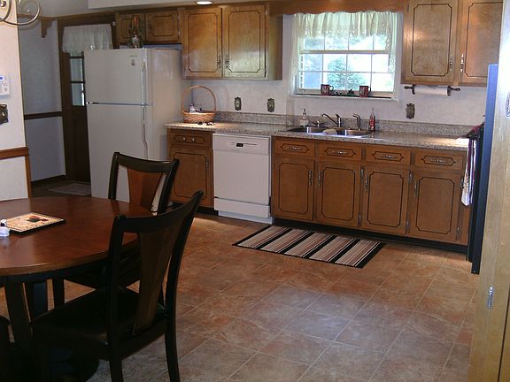 4th image of 3904 S Mission Oaks Dr