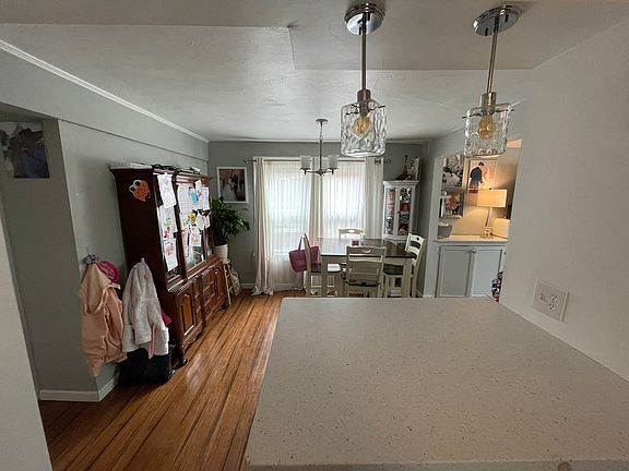 3rd image of 67 Hobmoor Ave APT 1