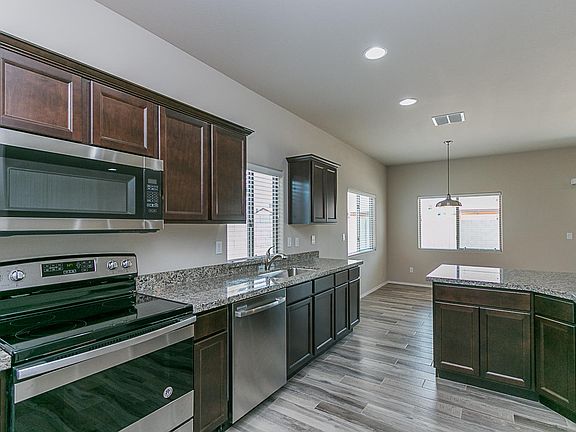 4th image of 3240 N 84th Ave