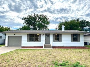 1517 Canterbury Dr, Hays, KS 67601