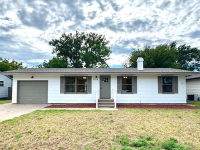 1517 Canterbury Dr, Hays, KS, 67601