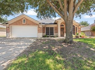 1117 SW Hillside Dr, Burleson, TX 76028