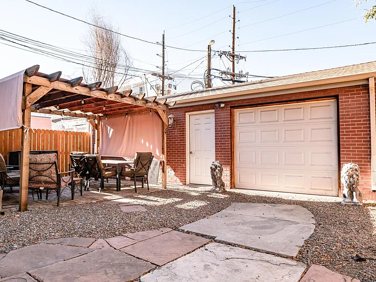 2335 Stout St #3 — Photo 5