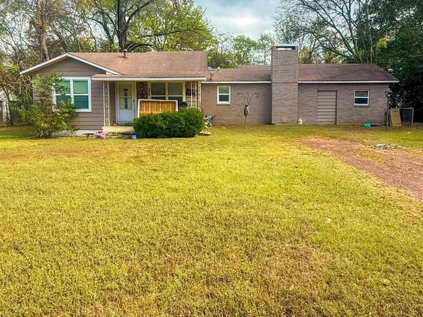 2002 Laura Lee Ln, Kilgore, TX 75662