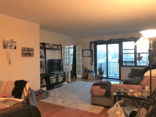 Rented by Everrock Equities | media 22