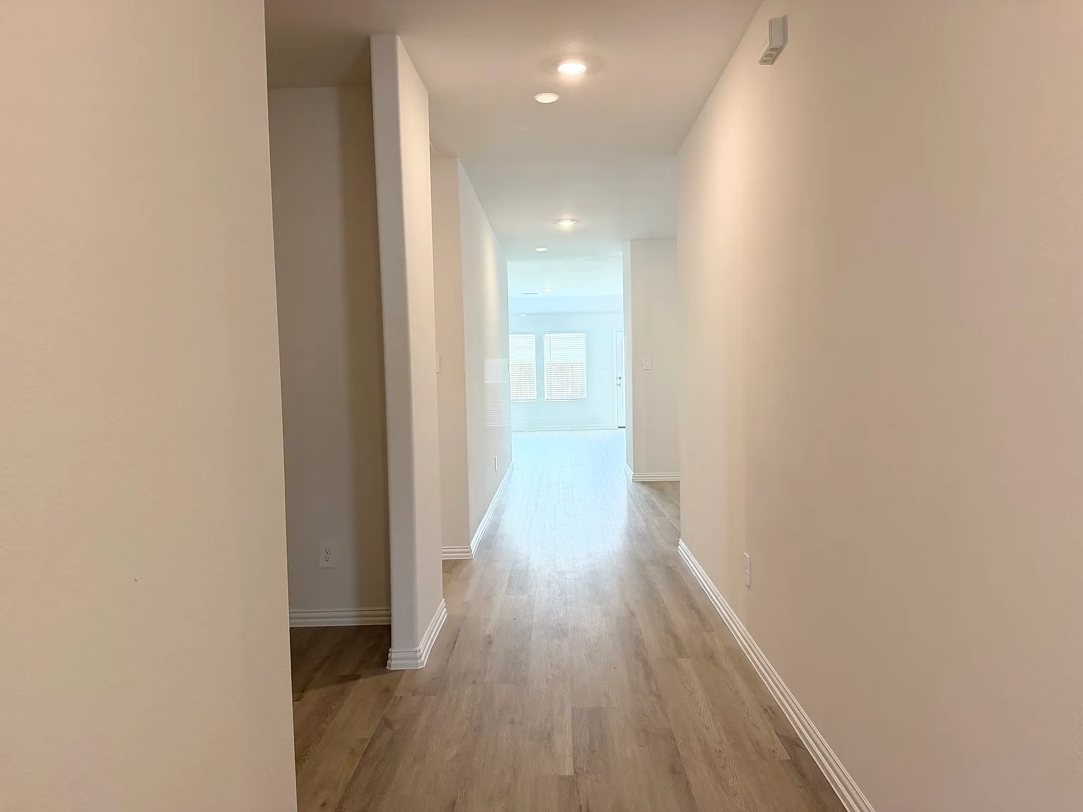 4 bed, 2260 sqft, $2,700 — Photo 3