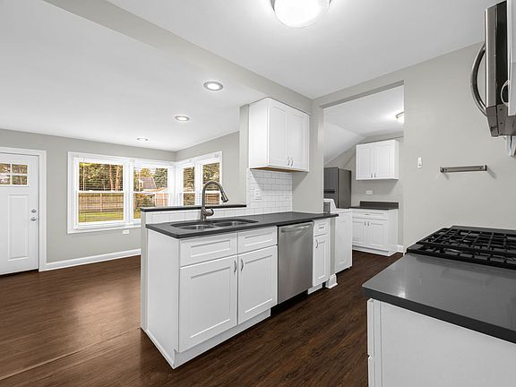 4th image of 877 N Golf Cul De Sac St