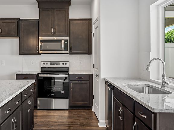 5th image of 2206 Melk Ln