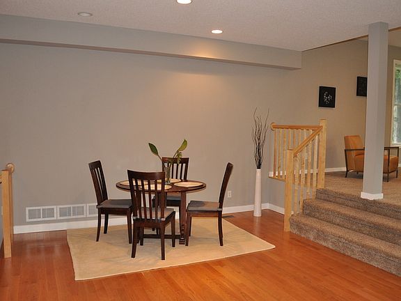 4th image of 2211 Itasca Ave S