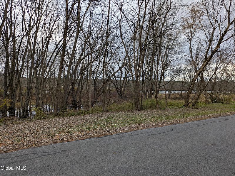 5th image of 149 River Road