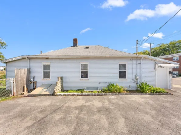 576 Sea St, Quincy, MA 02169