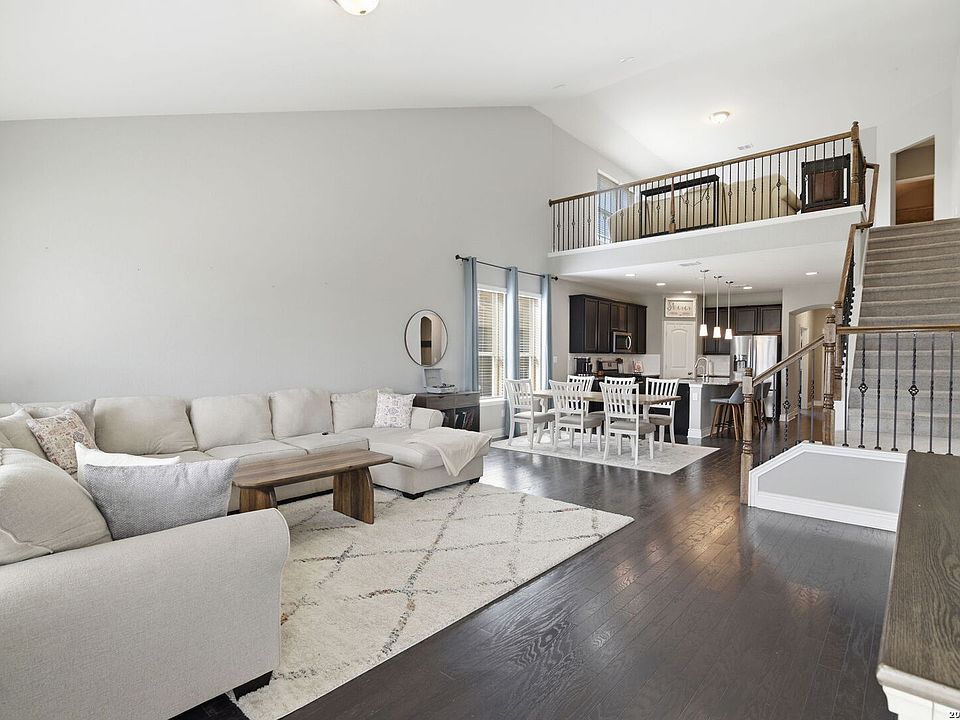 1st image of 27353 CAROLINE WAY