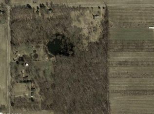 1422 Grange Rd, Buchanan, MI 49107