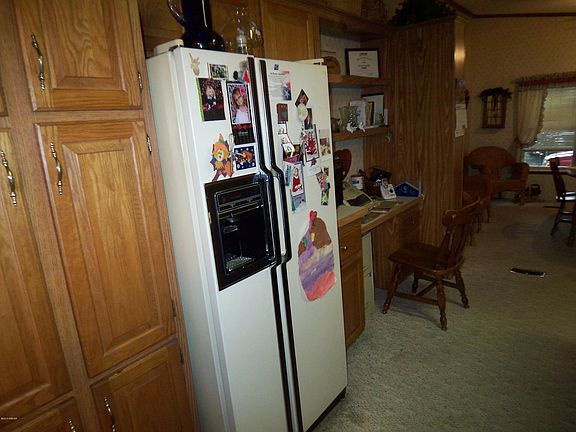 5th image of 805 Hawthorn Ln